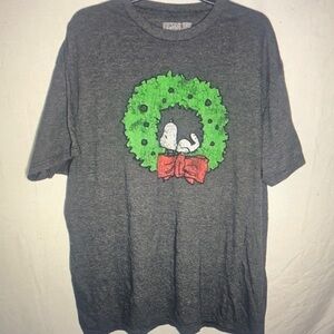 Peanuts Gray Tee with Snoopy and Festive Wreath